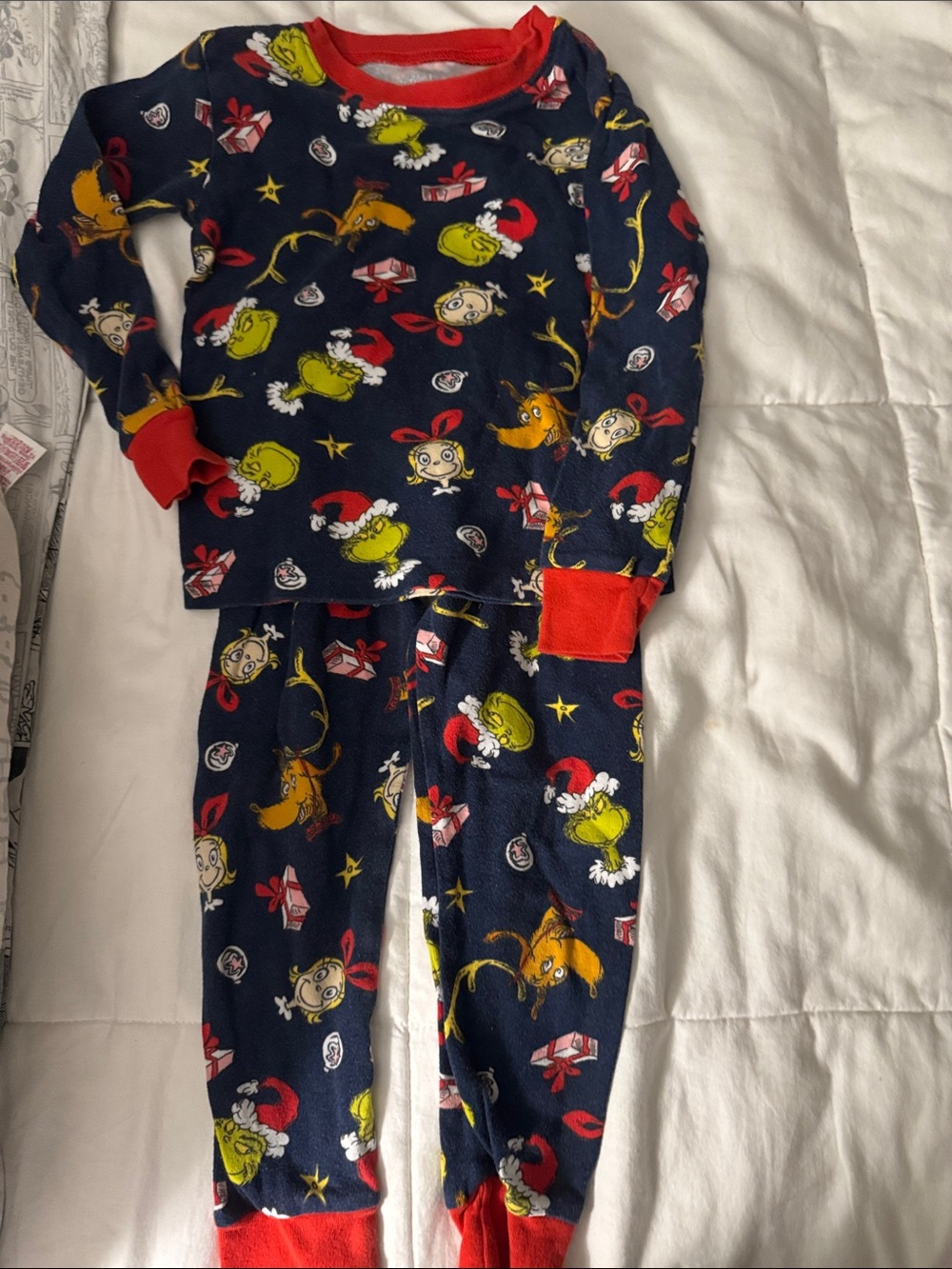 The Grinch dr Seuss pajamas for kids 4T EUC Christmas